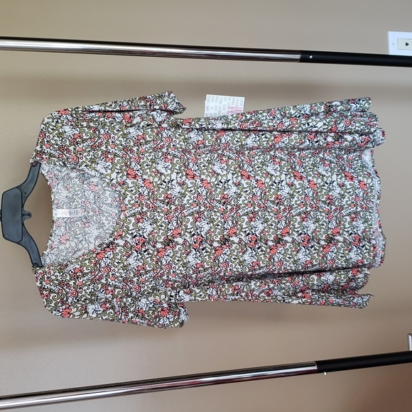 LulaRoe Perfect T - Picture 1 of 5